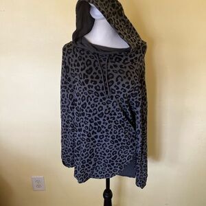 Athletic Leopard Print Hooded Women's Top Size Medium (8-10)